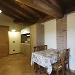 Corte Di Tosina مونزامبانو